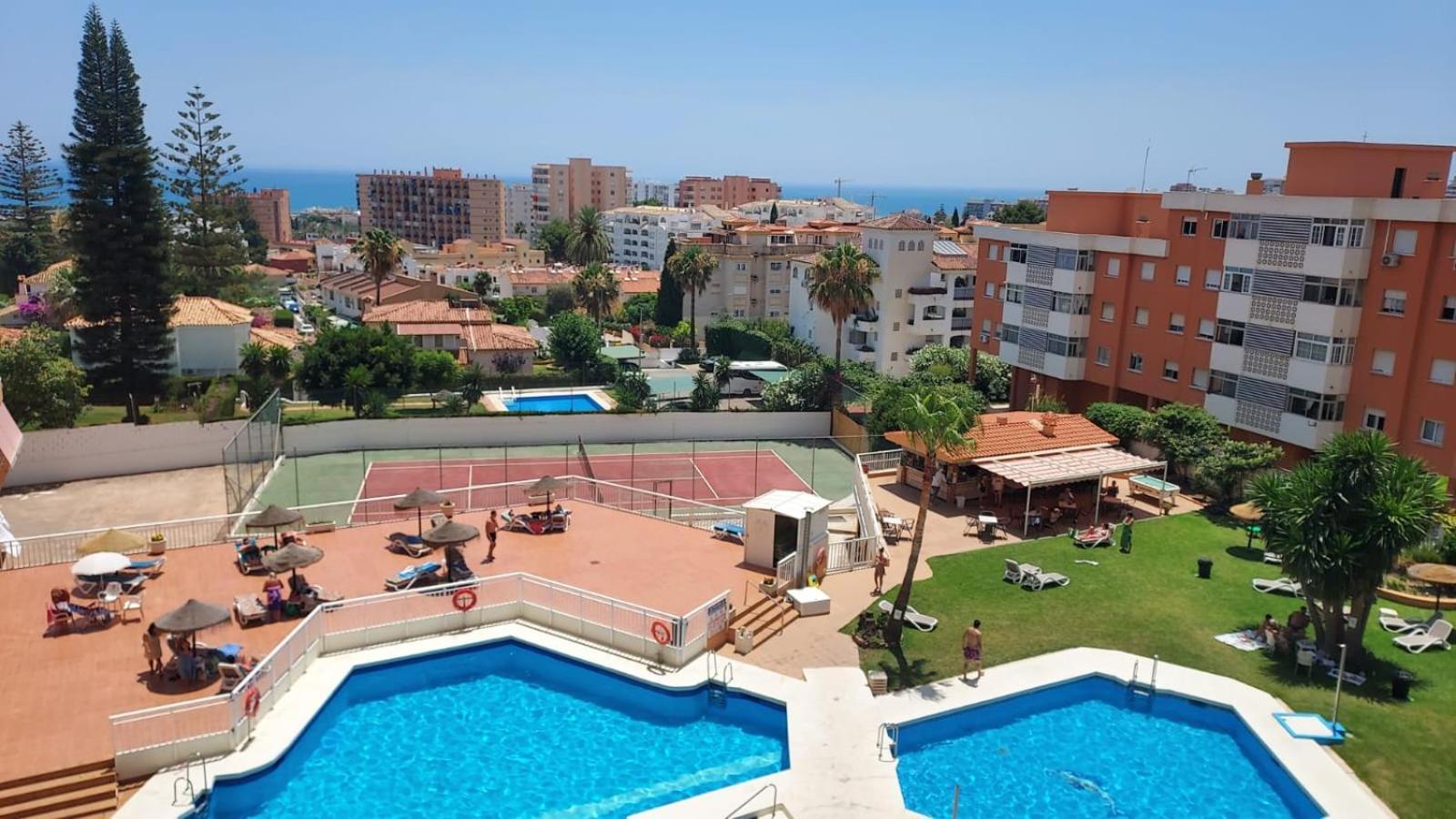 Enjoying Together Torremolinos Exterior photo